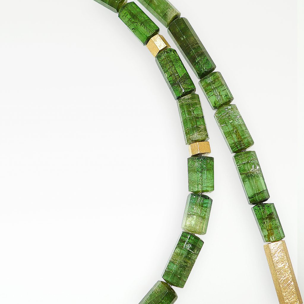 Halskette, Turmalin grün, facettiert, Zwischenelemente Gelbgold 750