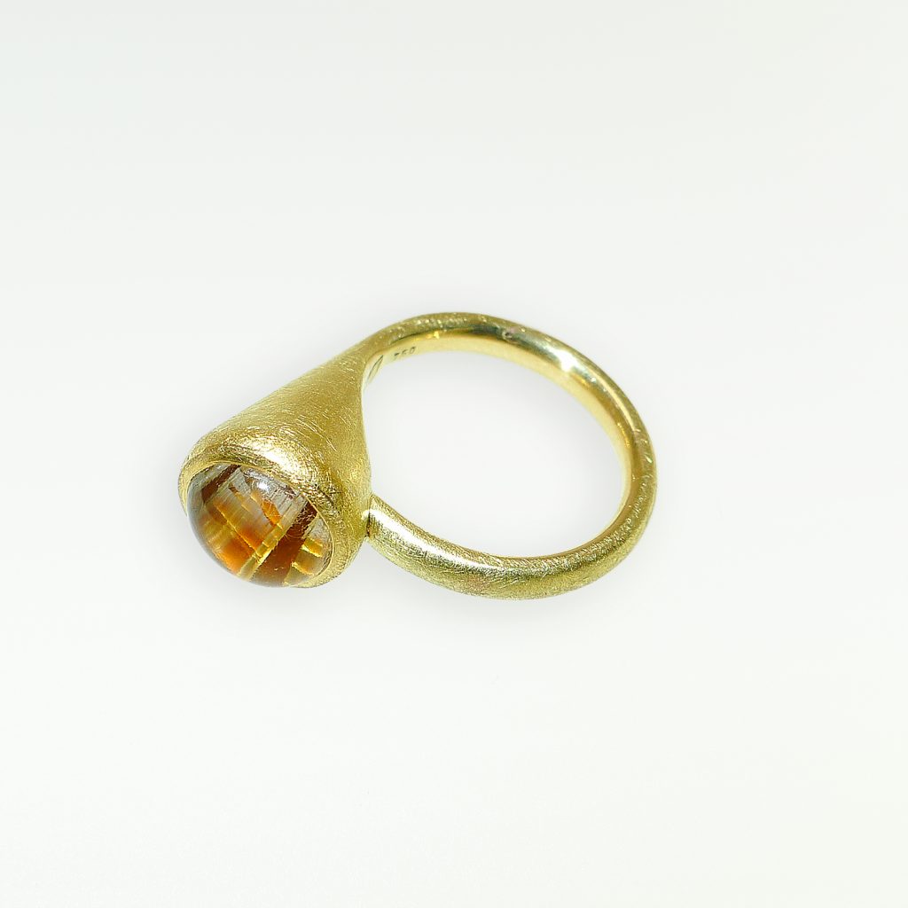 Tütenring, Gelbgold 750, Andalusit Cabochon